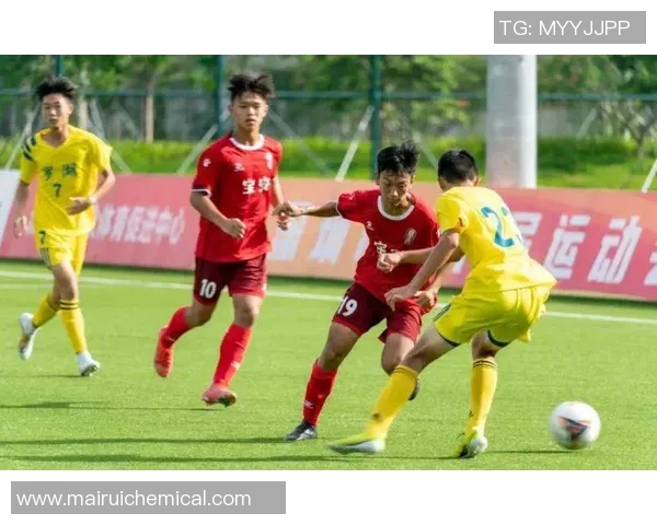 深圳足球队以82分领跑总决赛积分榜展现强劲实力和夺冠希望